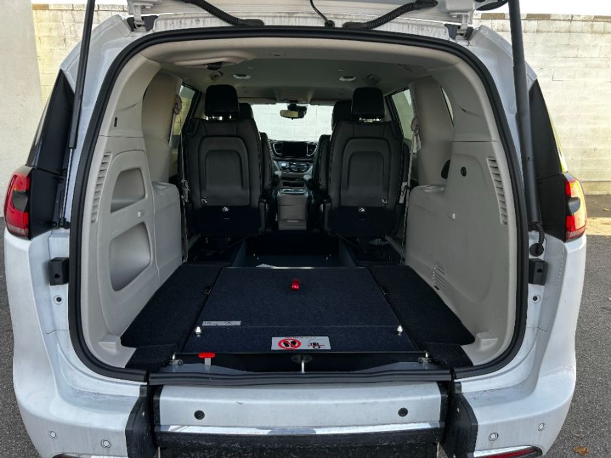 2024 CHRYSLER PACIFICA - Image 10