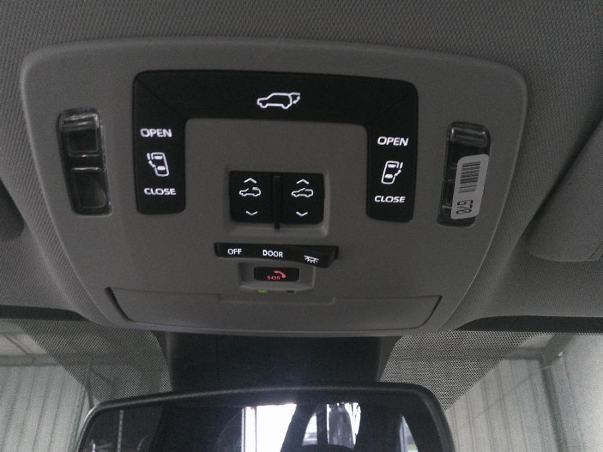 2025 TOYOTA SIENNA - Image 12