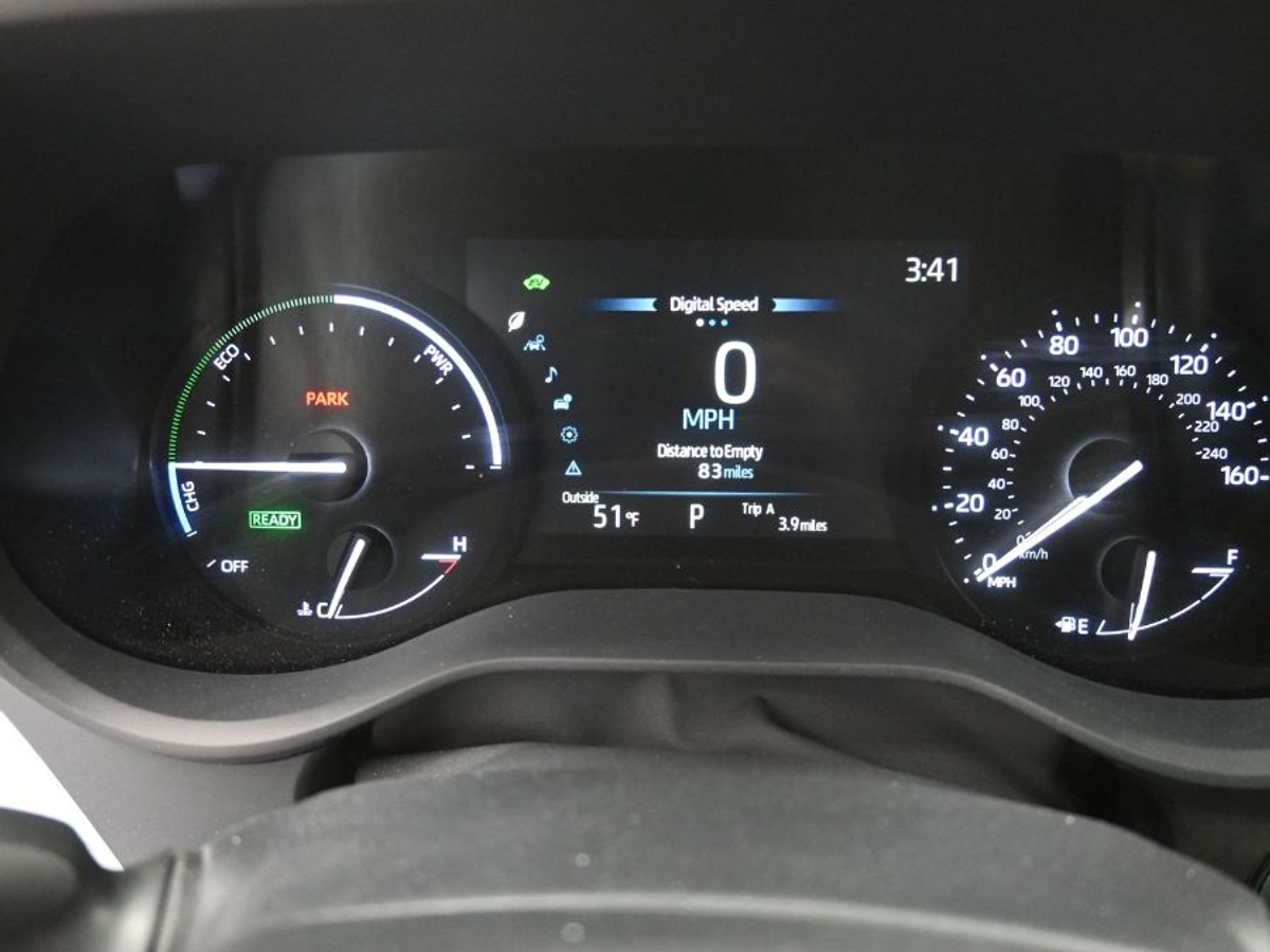 Black Toyota Sienna image number 15