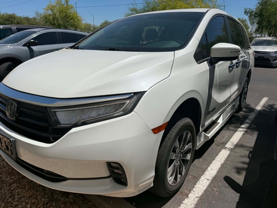 Used 2023 Honda Odyssey EX-L - BraunAbility Side Entry Entry In Floor Automatic Ramp