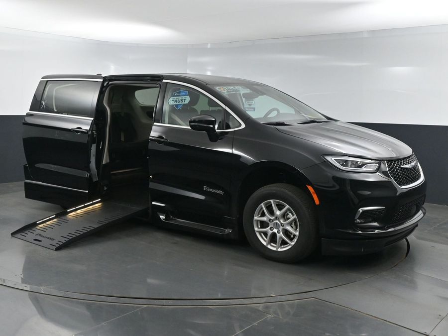 Used 2024 Chrysler Pacifica Touring L - BraunAbility Side Entry Entry Fold Out Automatic Ramp