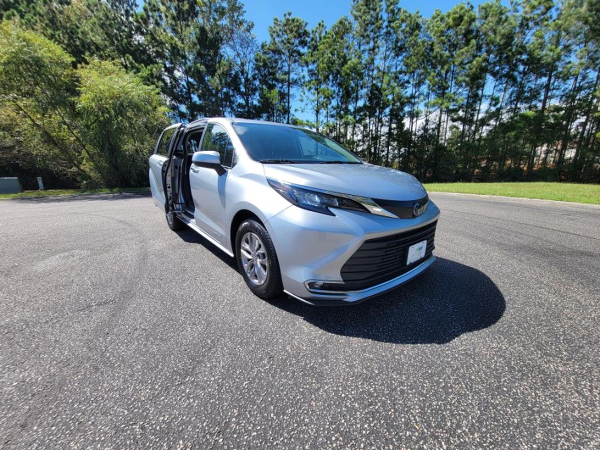 2024 TOYOTA SIENNA - Image 10