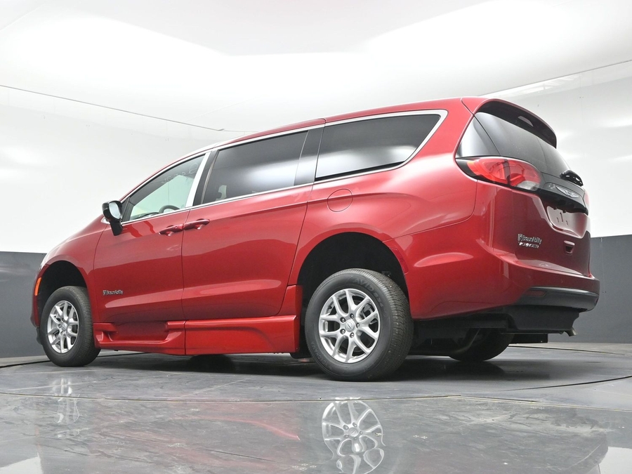 New 2026 Chrysler Voyager LX - BraunAbility Side Entry Fold Out Automatic Ramp