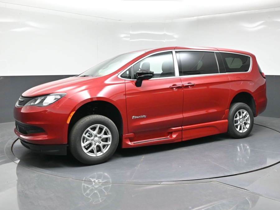 New 2026 Chrysler Voyager LX - BraunAbility Side Entry Fold Out Automatic Ramp