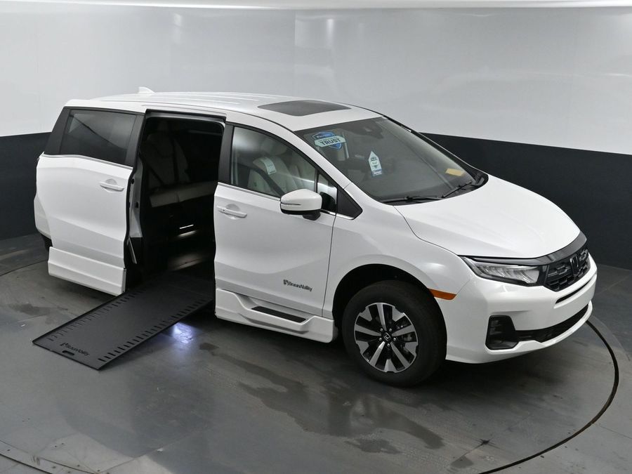 New 2025 Honda Odyssey EX-L - BraunAbility Side Entry Entry In Floor Automatic Ramp