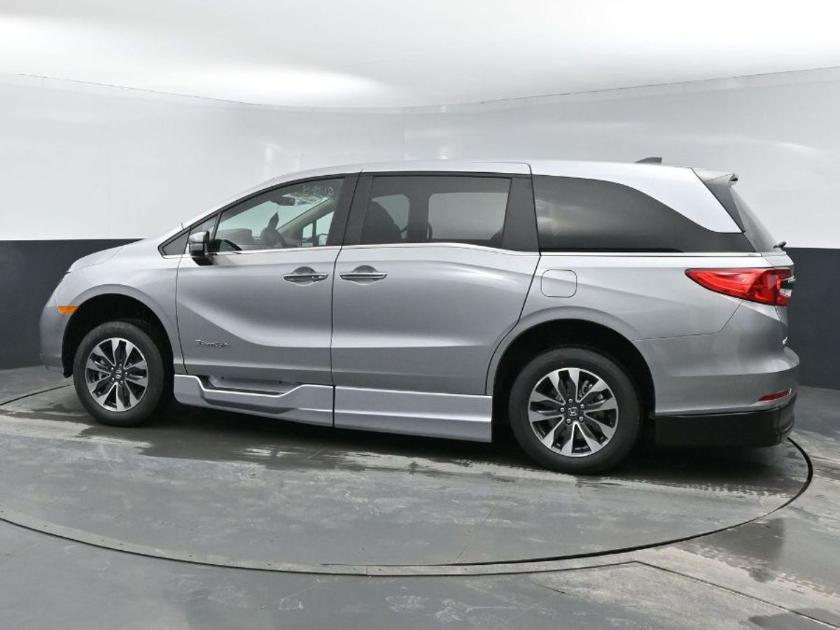 2024 Honda Odyssey EX-L - Photo 5