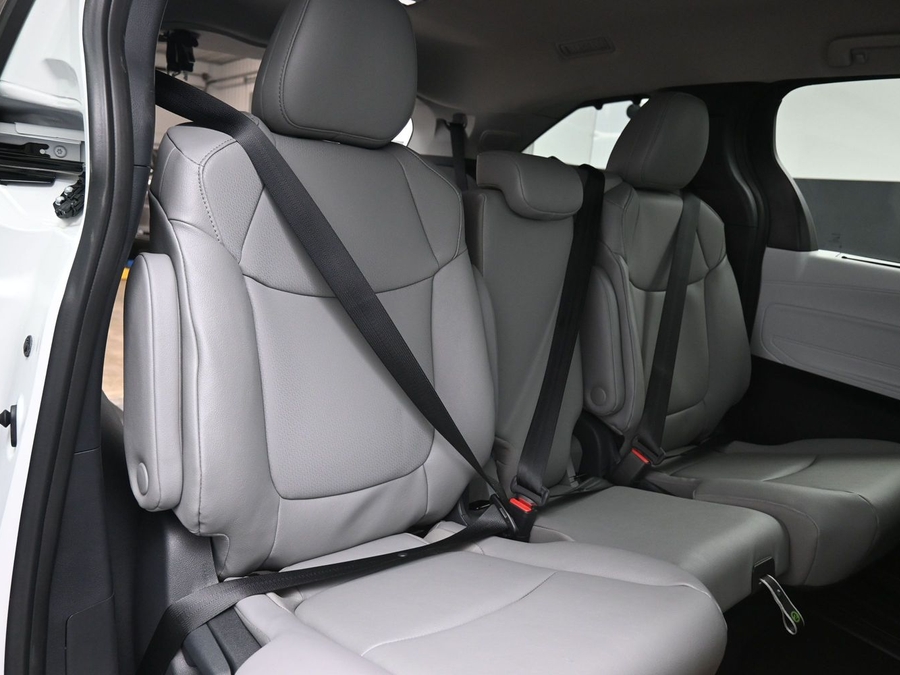 New 2026 Toyota Sienna Hybrid XLE Add - BraunAbility Commercial Rear Entry Entry Fold Out Manual Ramp