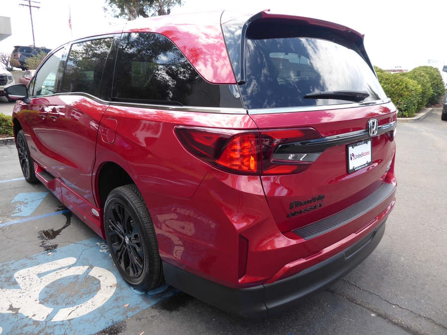 New 2026 Honda Odyssey Sport - BraunAbility Side Entry In Floor Automatic Ramp