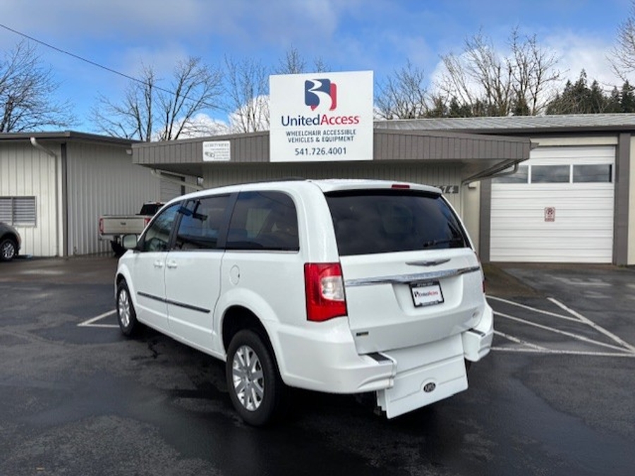 Used 2014 Chrysler Town and Country Touring - AMS Rear Entry Entry Fold Out Manual Ramp