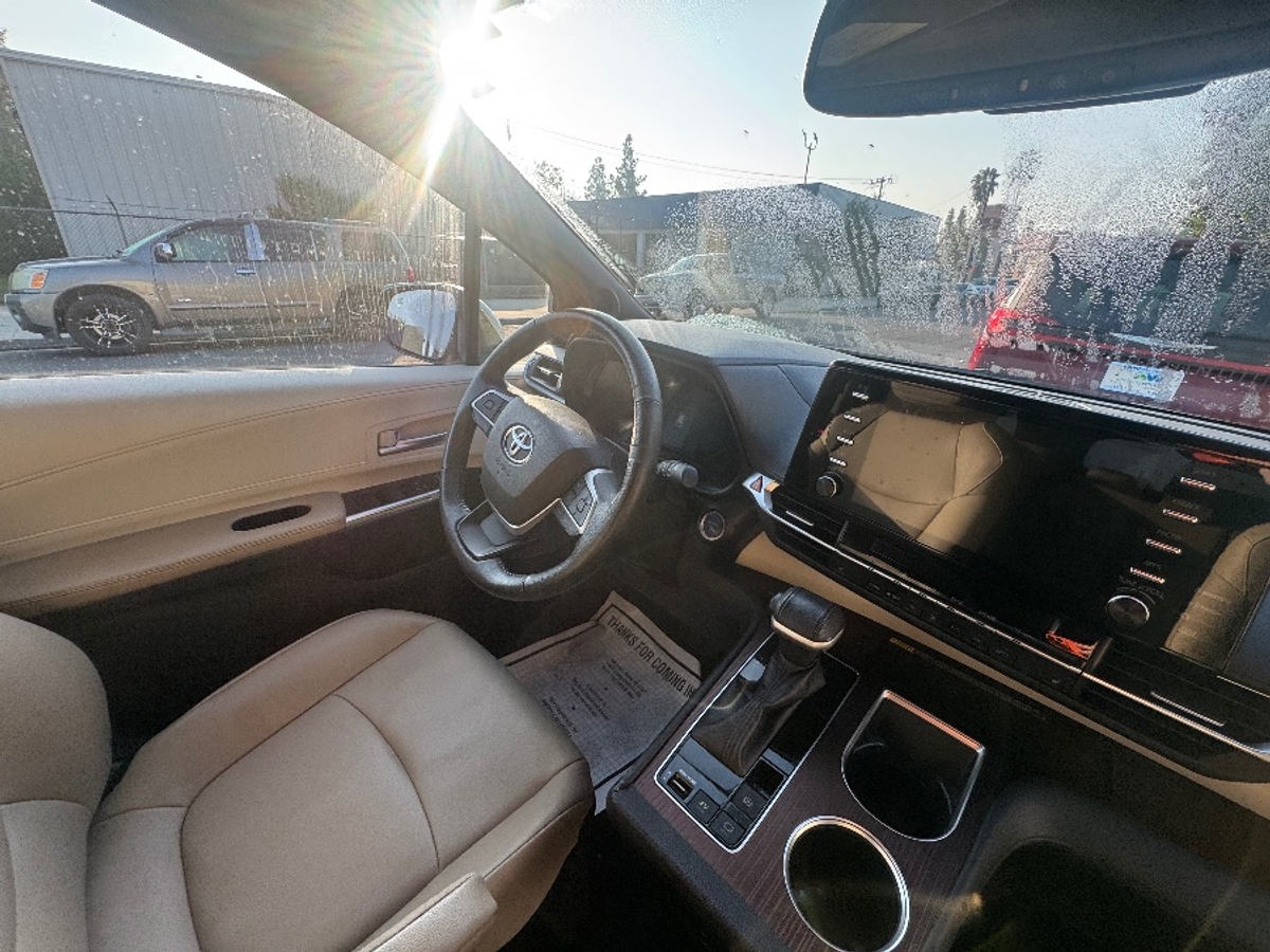 2022 TOYOTA SIENNA - Image 10