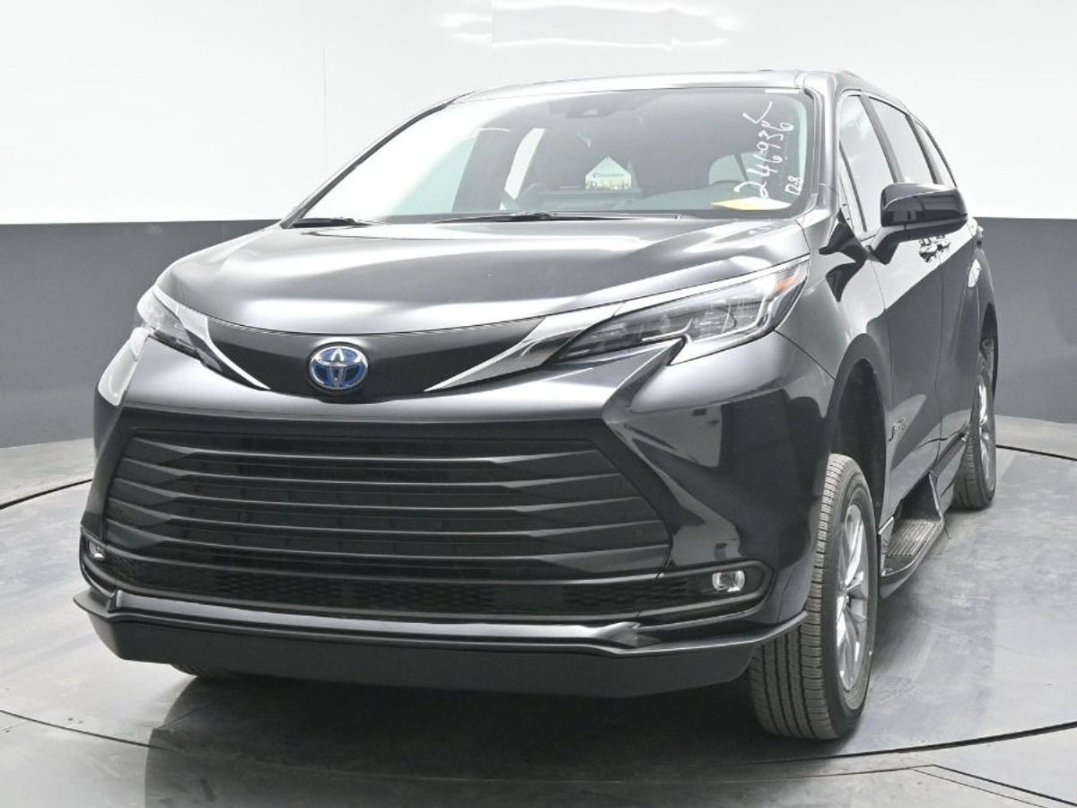 2025 TOYOTA SIENNA - Image 3