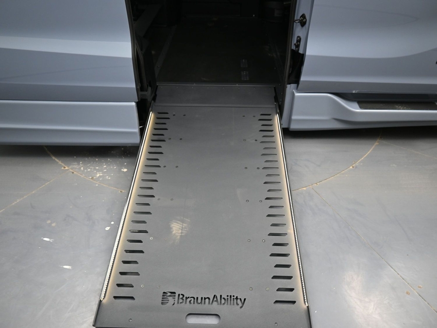 New 2026 Honda Odyssey Sport - BraunAbility Side Entry Entry In Floor Automatic Ramp