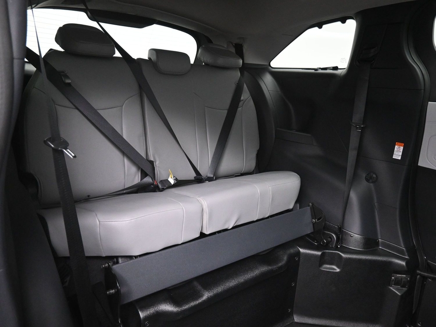 New 2026 Toyota Sienna Hybrid XLE Base - BraunAbility Side Entry Entry Fold Out Automatic Ramp