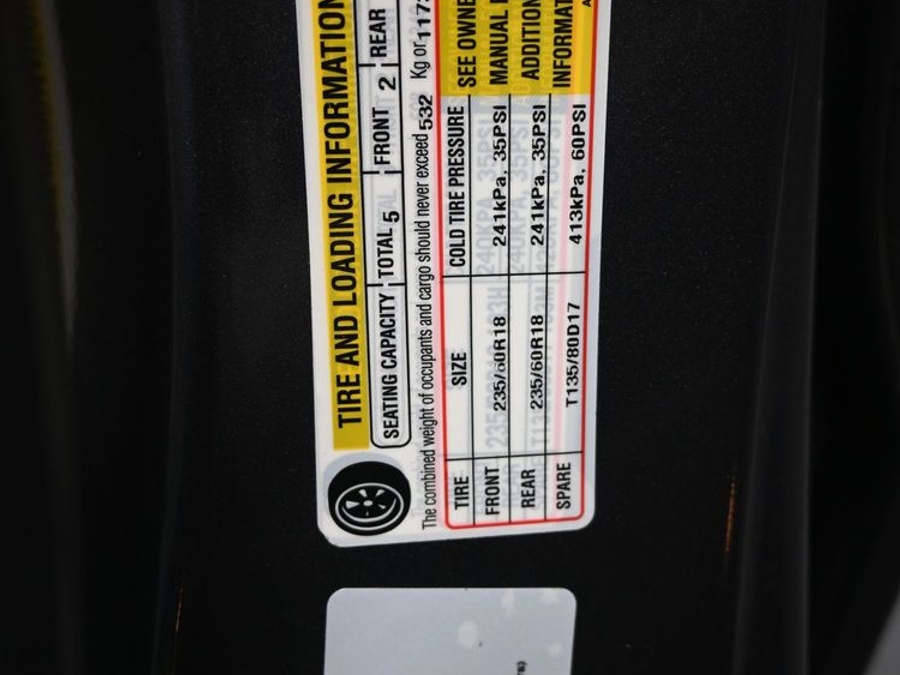 Grey Honda Odyssey image number 9