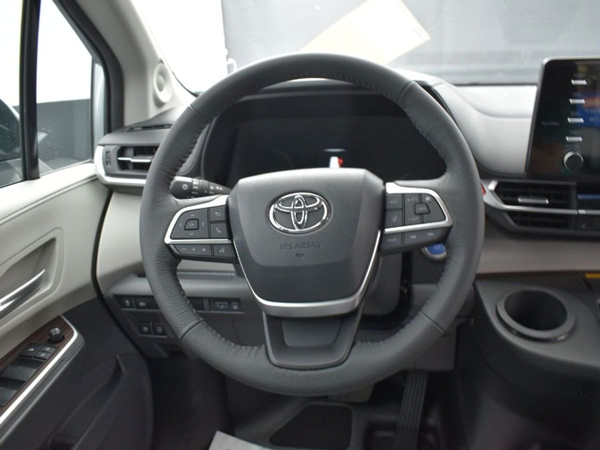 2023 TOYOTA SIENNA - Image 5