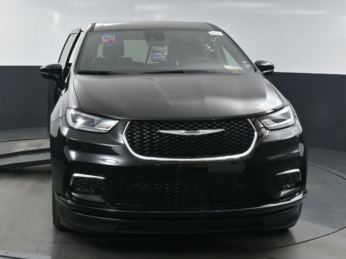 2025 CHRYSLER PACIFICA - Image 2