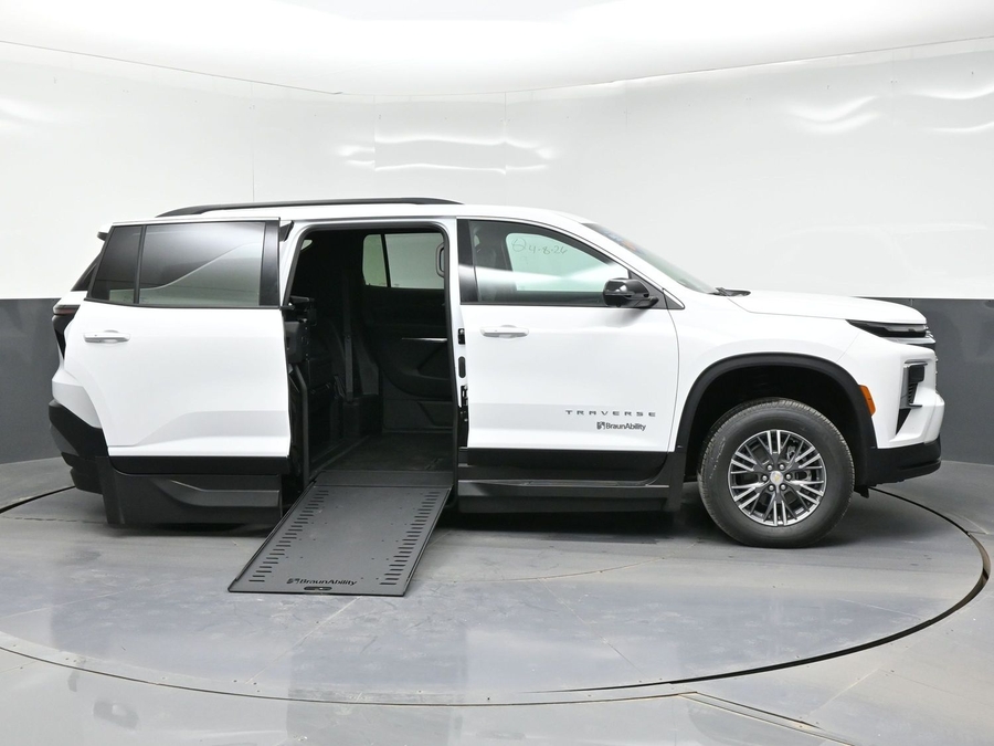 New 2026 Chevrolet Traverse 1LT - BraunAbility Side Entry In Floor Automatic Ramp