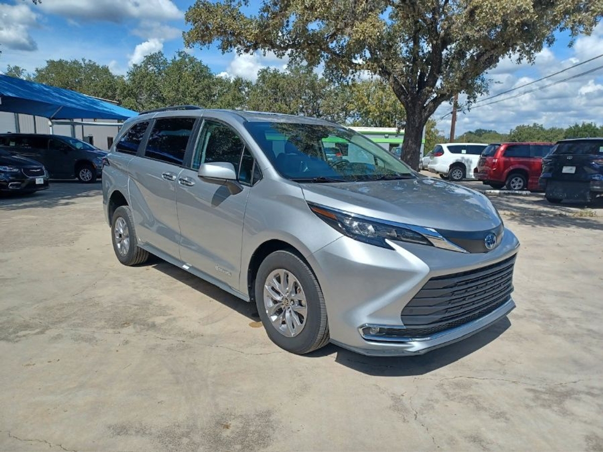 2024 TOYOTA SIENNA - Image 5