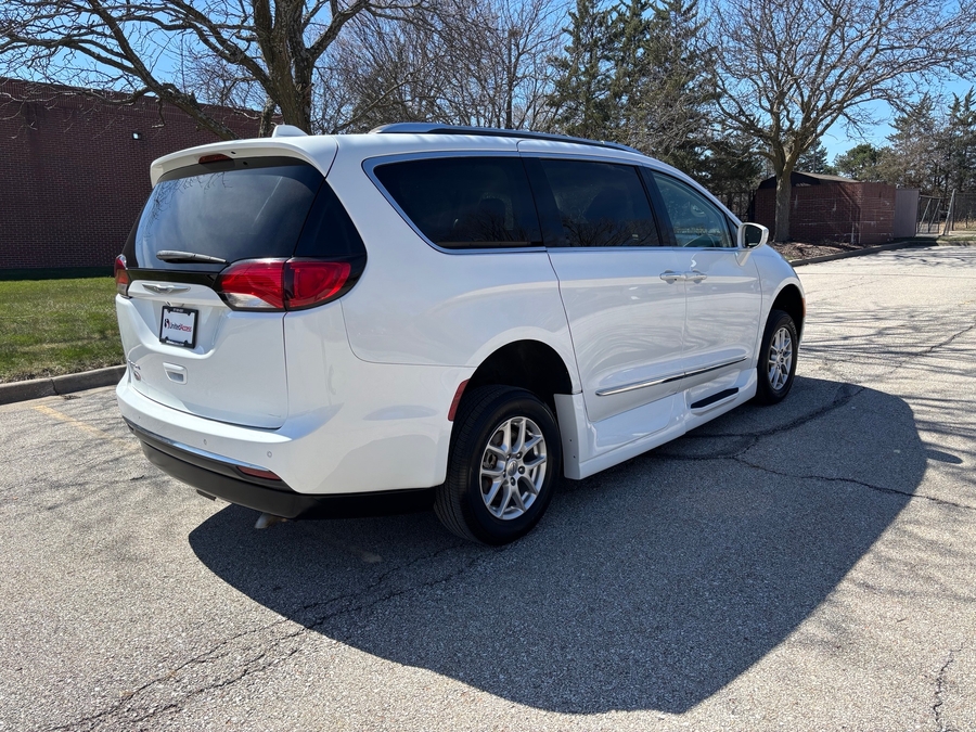 Used 2019 Chrysler Pacifica Touring L - VMI Side Entry Entry In Floor Automatic Ramp
