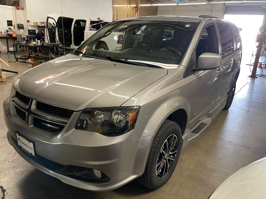 Used 2018 Dodge Grand Caravan GT - BraunAbility Side Entry Fold Out Automatic Ramp