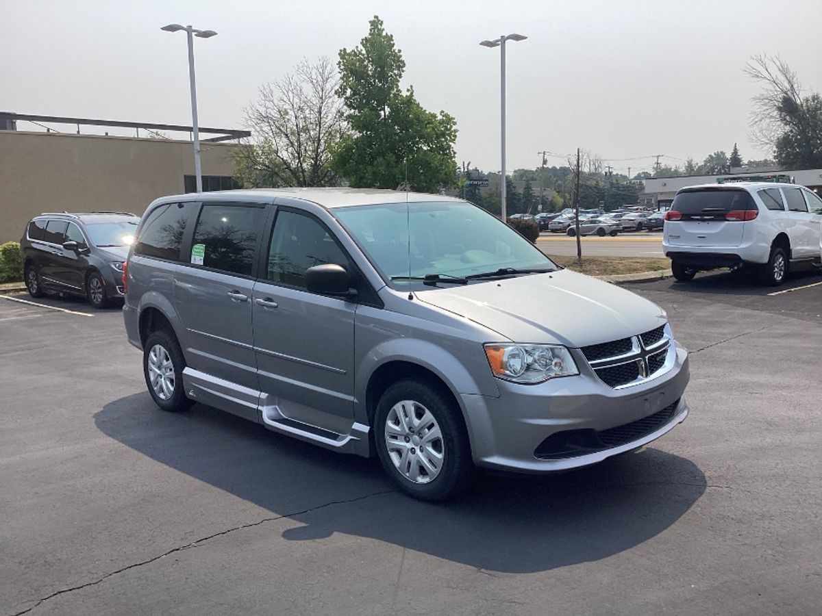 2015 DODGE GRAND CARAVAN - Image 2
