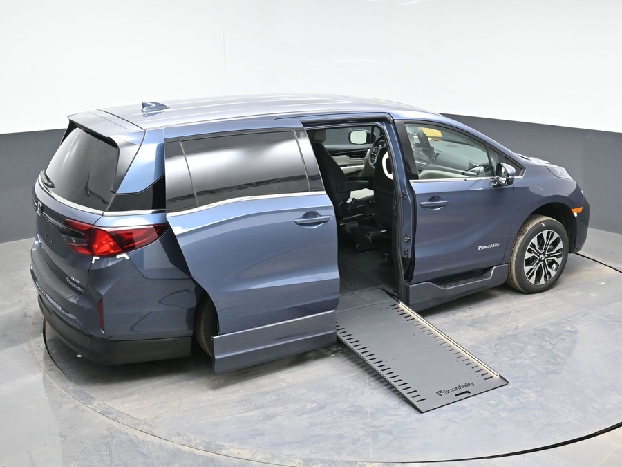 New 2026 Honda Odyssey Elite - BraunAbility Side Entry Entry In Floor Automatic Ramp