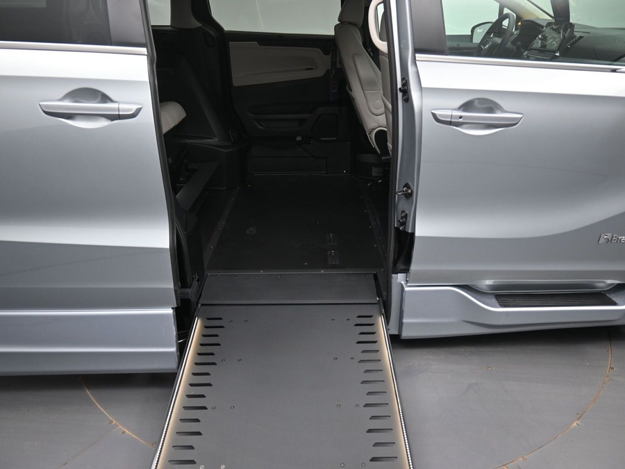 New 2026 Honda Odyssey EX-L - BraunAbility Side Entry In Floor Automatic Ramp