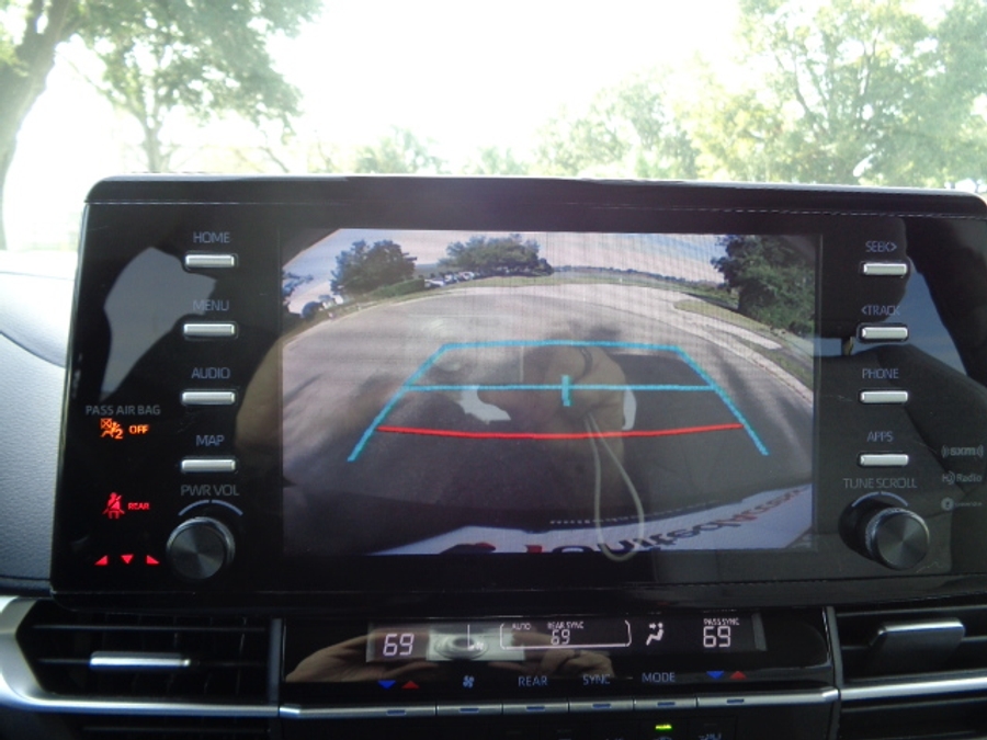 Used 2024 Toyota Sienna Hybrid LE - BraunAbility Side Entry Entry Fold Out Automatic Ramp