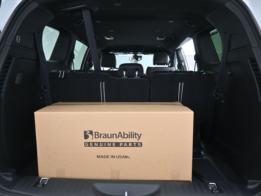 New 2025 Chrysler Pacifica Select Safety - BraunAbility Side Entry Entry In Floor Automatic Ramp