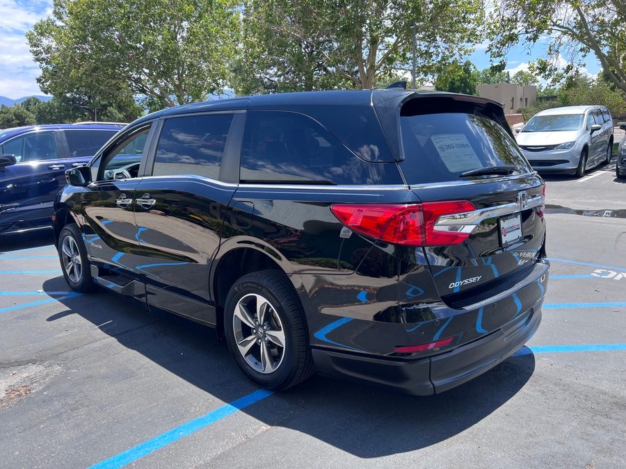 Used 2019 Honda Odyssey Touring - BraunAbility Side Entry In Floor Automatic Ramp