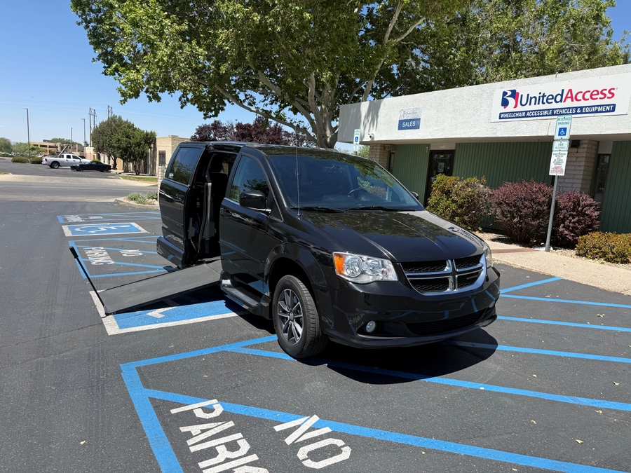 Used 2017 Dodge Grand Caravan SXT - VMI Side Entry Entry In Floor Manual Ramp
