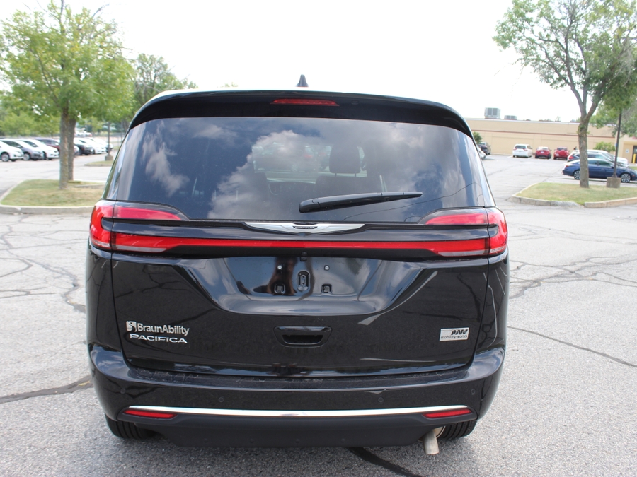 Número de imagen Chrysler Pacifica negro 5