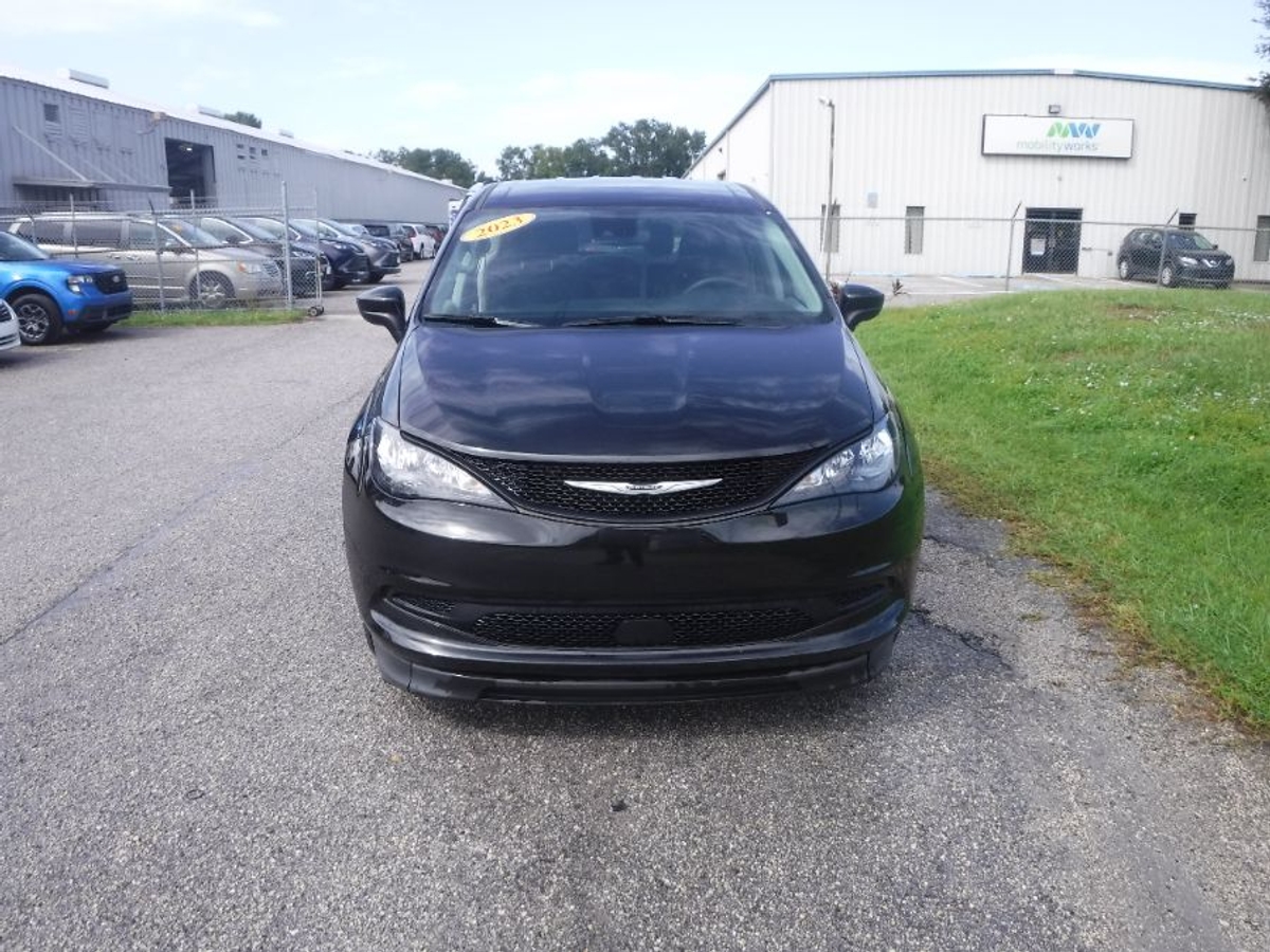 2023 CHRYSLER VOYAGER - Image 4