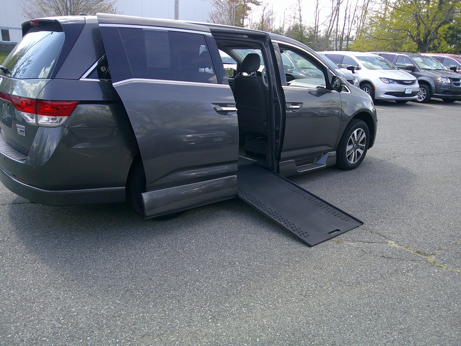 Silver Honda Odyssey with Side Entry Automatic In Floor ramp