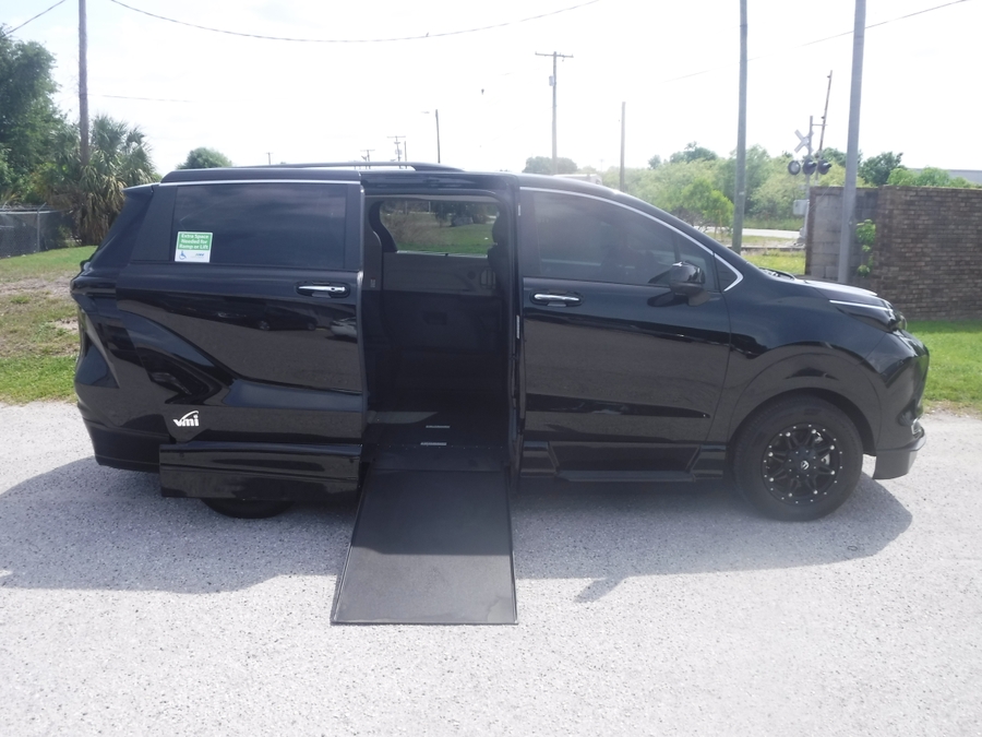 Black Toyota Sienna image number 8