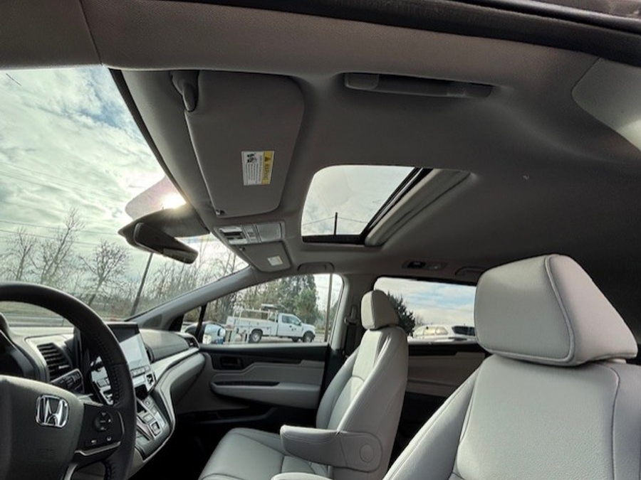 Used 2024 Honda Odyssey EX-L - BraunAbility Side Entry Entry In Floor Automatic Ramp