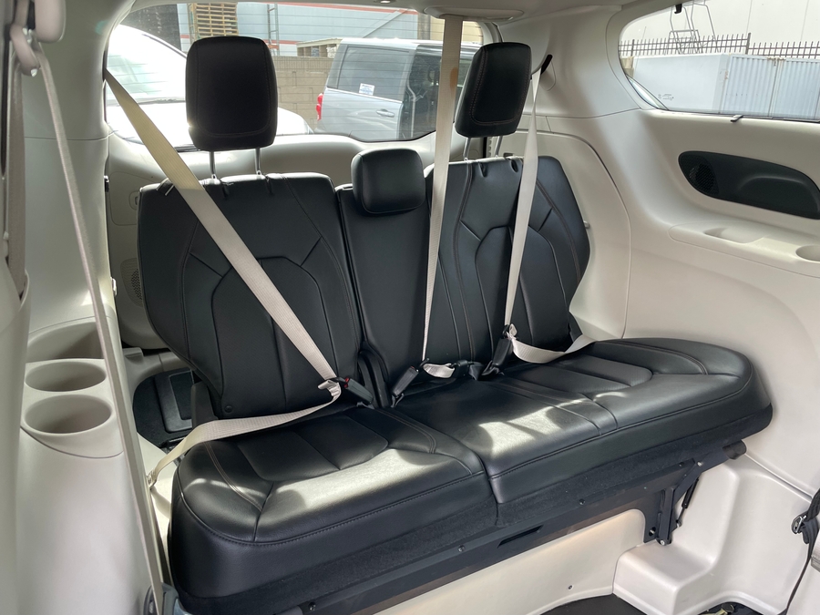 Used 2018 Chrysler Pacifica Touring L Plus - BraunAbility Side Entry Entry In Floor Automatic Ramp