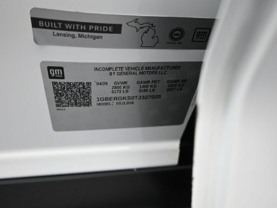 New 2026 Chevrolet Traverse 1LT - BraunAbility Side Entry In Floor Automatic Ramp