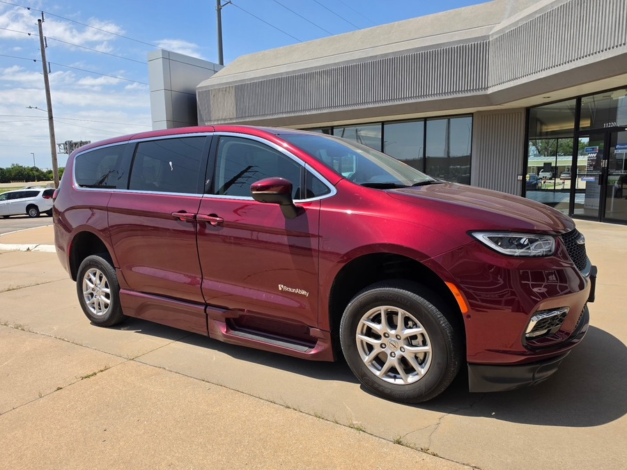 Número de imagen rojo Chrysler Pacifica 5