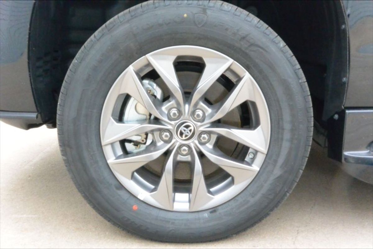 Black Toyota Sienna image number 24