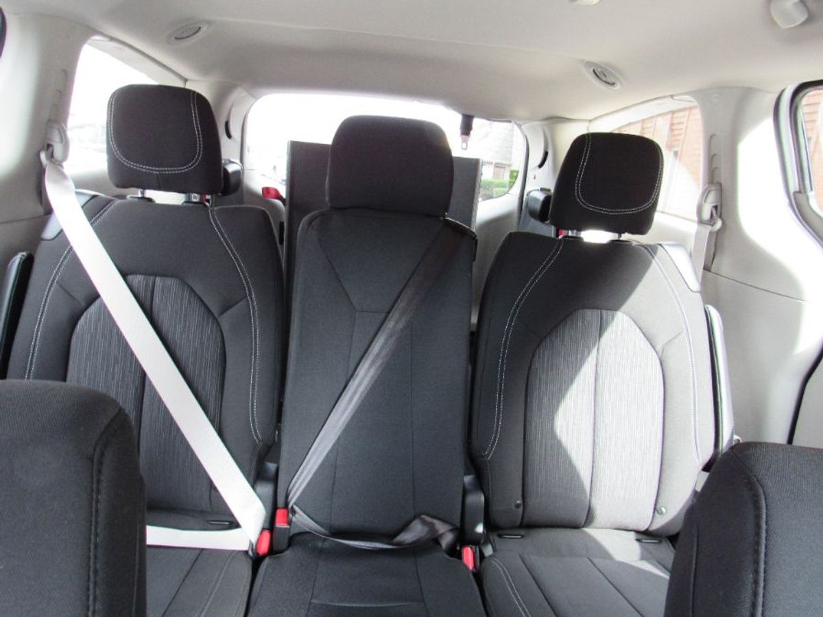 2024 CHRYSLER VOYAGER - Image 8