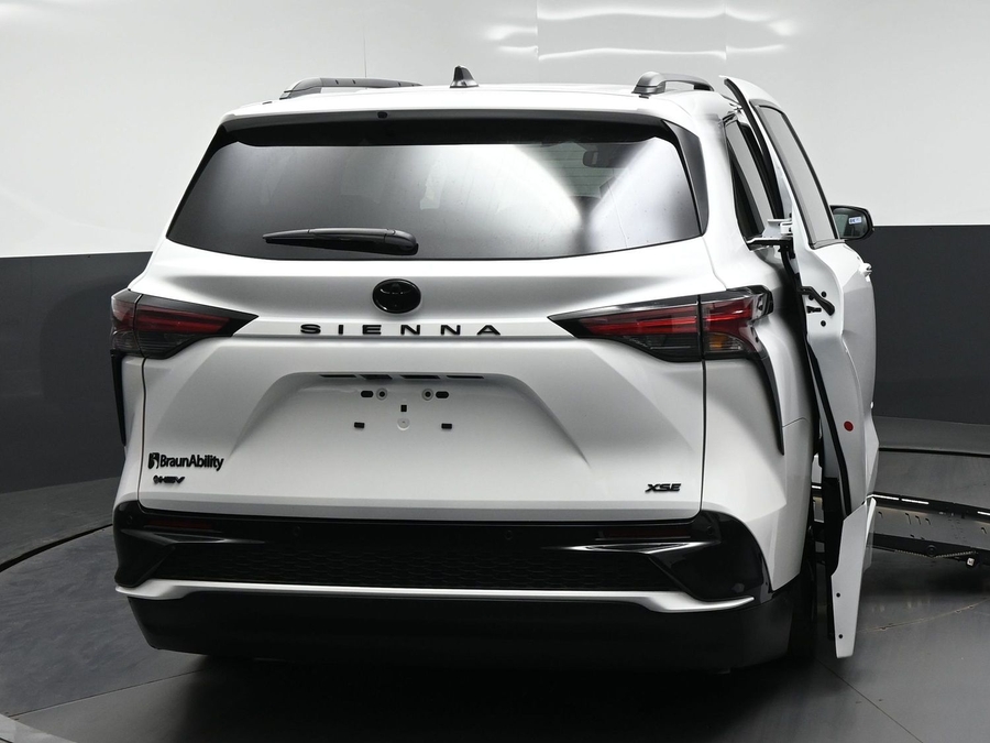New 2026 Toyota Sienna Hybrid XSE Sport - BraunAbility Side Entry Fold Out Automatic Ramp