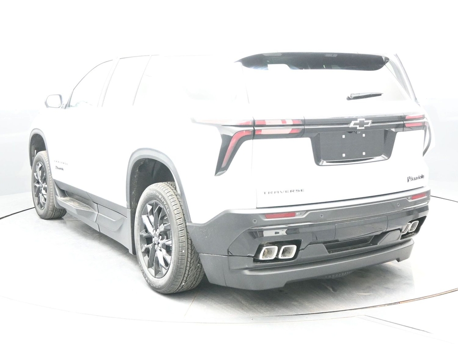 New 2026 Chevrolet Traverse 1LT Midnight - BraunAbility Side Entry In Floor Automatic Ramp