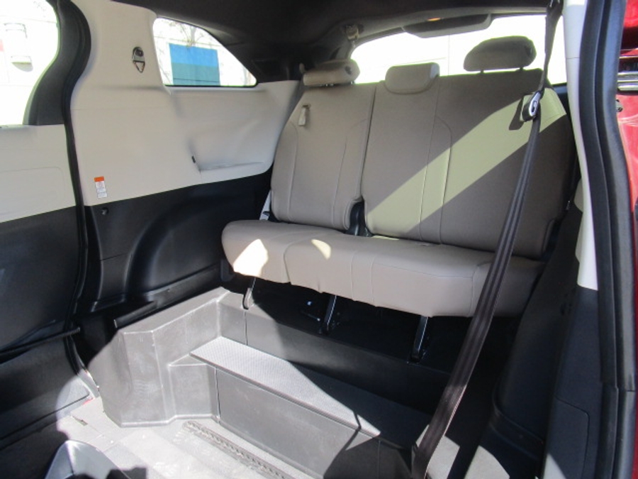 Used 2022 Toyota Sienna Hybrid XLE - VMI Side Entry Entry In Floor Automatic Ramp