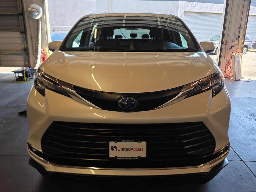 Used 2023 Toyota Sienna Hybrid XLE - BraunAbility Side Entry Fold Out Automatic Ramp