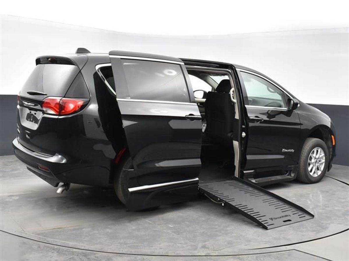 2023 CHRYSLER VOYAGER - Image 12