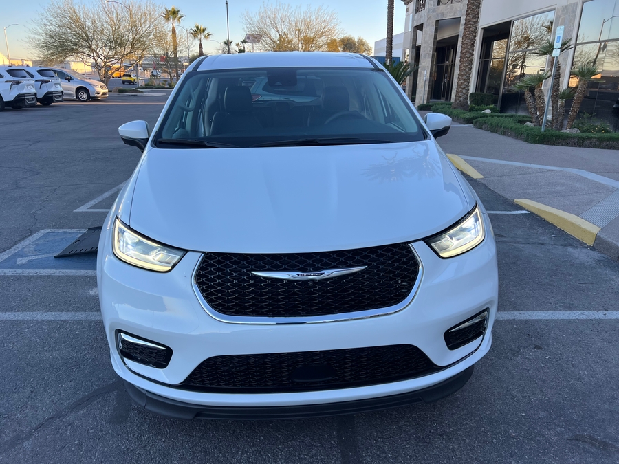 Used 2023 Chrysler Pacifica Touring L Safety - BraunAbility Side Entry Entry In Floor Automatic Ramp