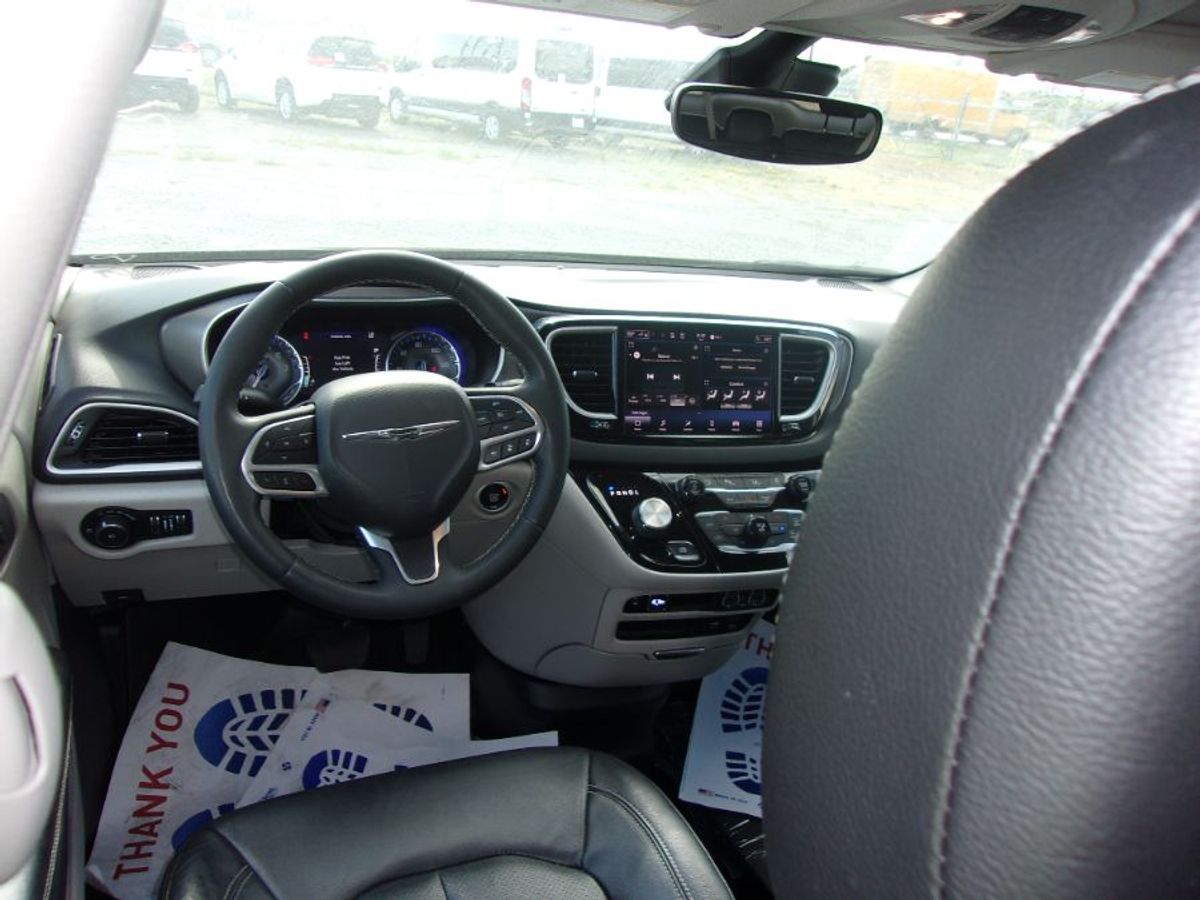 2022 CHRYSLER PACIFICA - Image 12