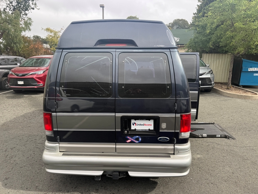 Used 2000 Ford E-Series E-250 SD - OTH Side Entry Lift Automatic Ramp