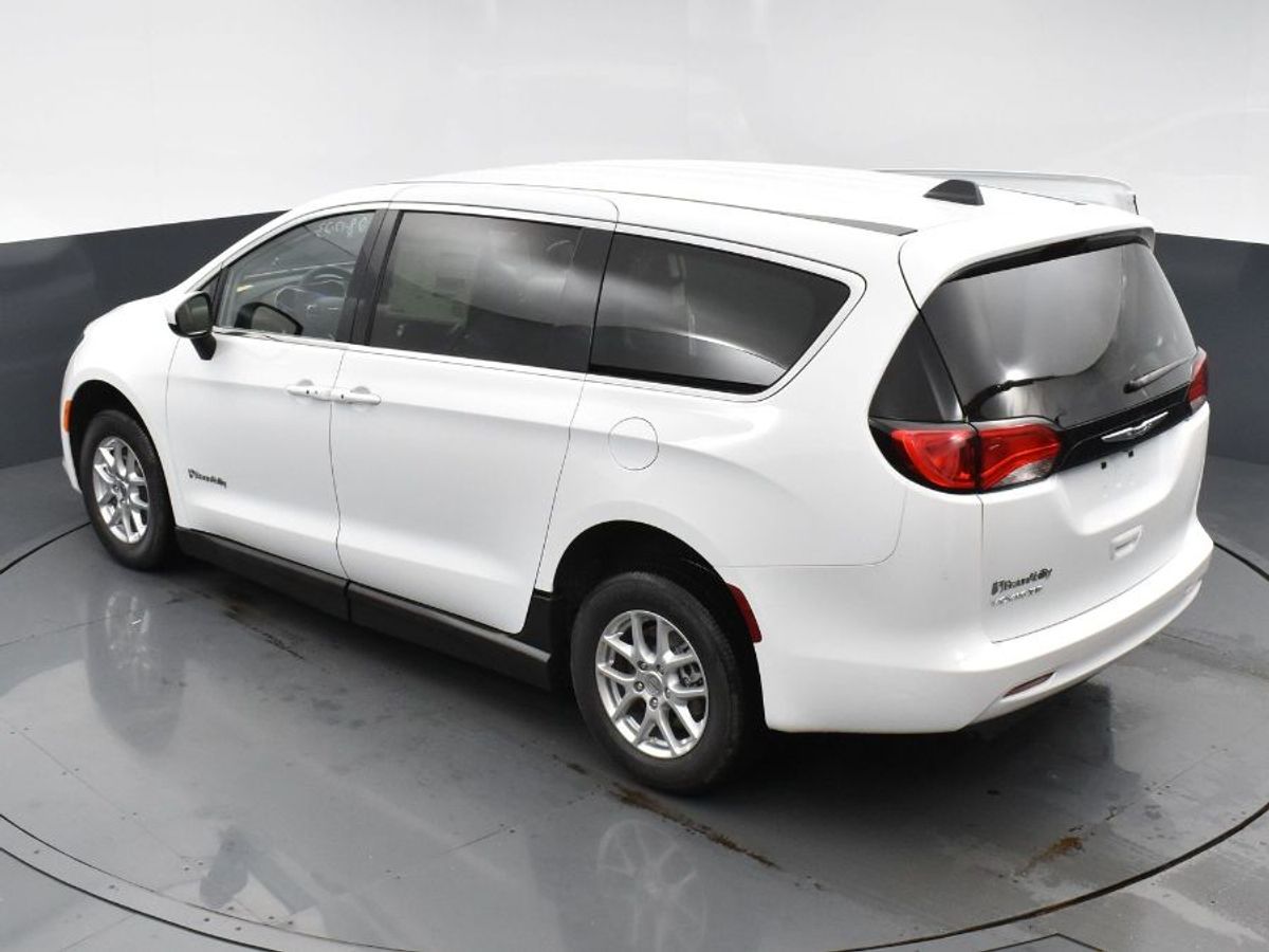 2023 CHRYSLER VOYAGER - Image 5